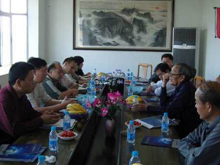 專家對(duì)我們公司的發(fā)展提出寶貴意見(jiàn)